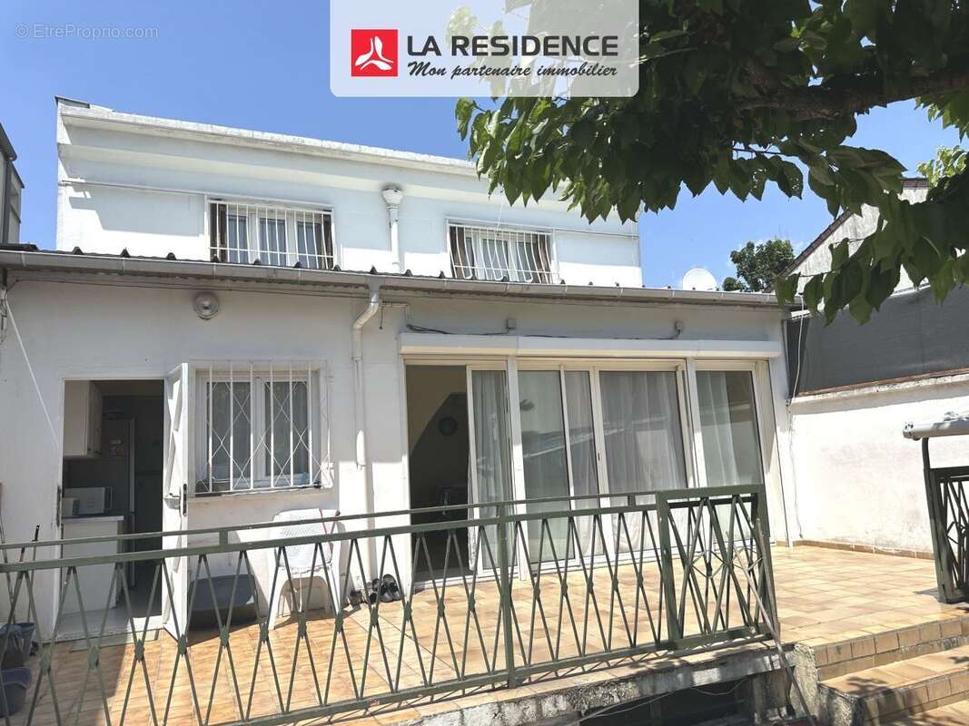 Maison 110 m² à Stains  - photo 2
