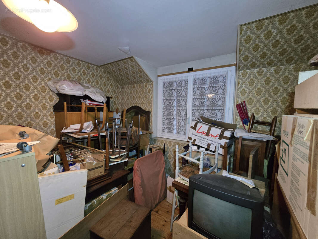 Maison à AINAY-LE-VIEIL