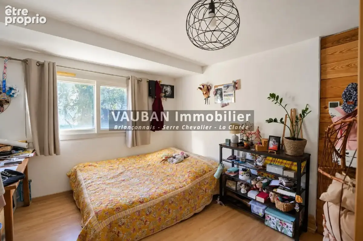 Appartement avec jardin privatif et stationnements à Briançon - photo 4