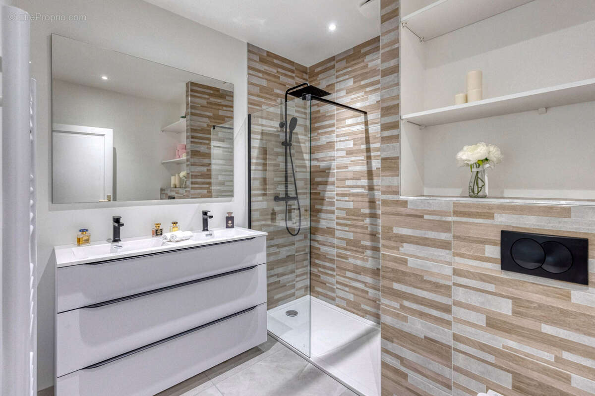 Appartement à CORENC