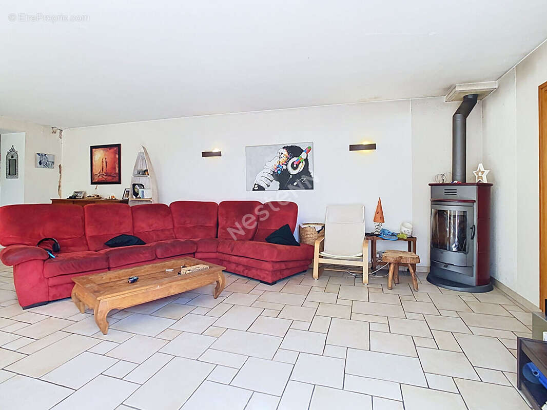 Maison en pierre avec ses dépendances et son étang à vendre sur Montigné Montfaucon - photo 2