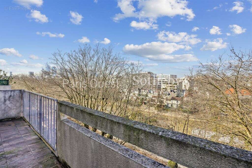 Appartement à NEUILLY-SUR-SEINE