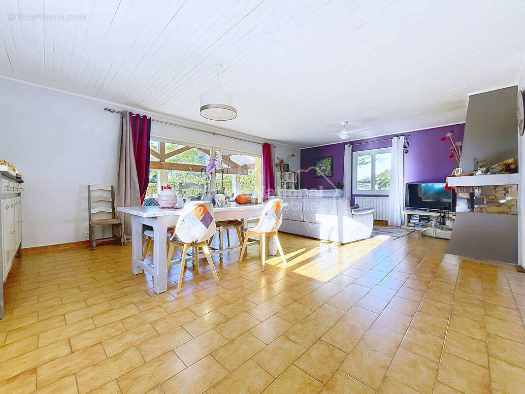 Maison à SUSSARGUES