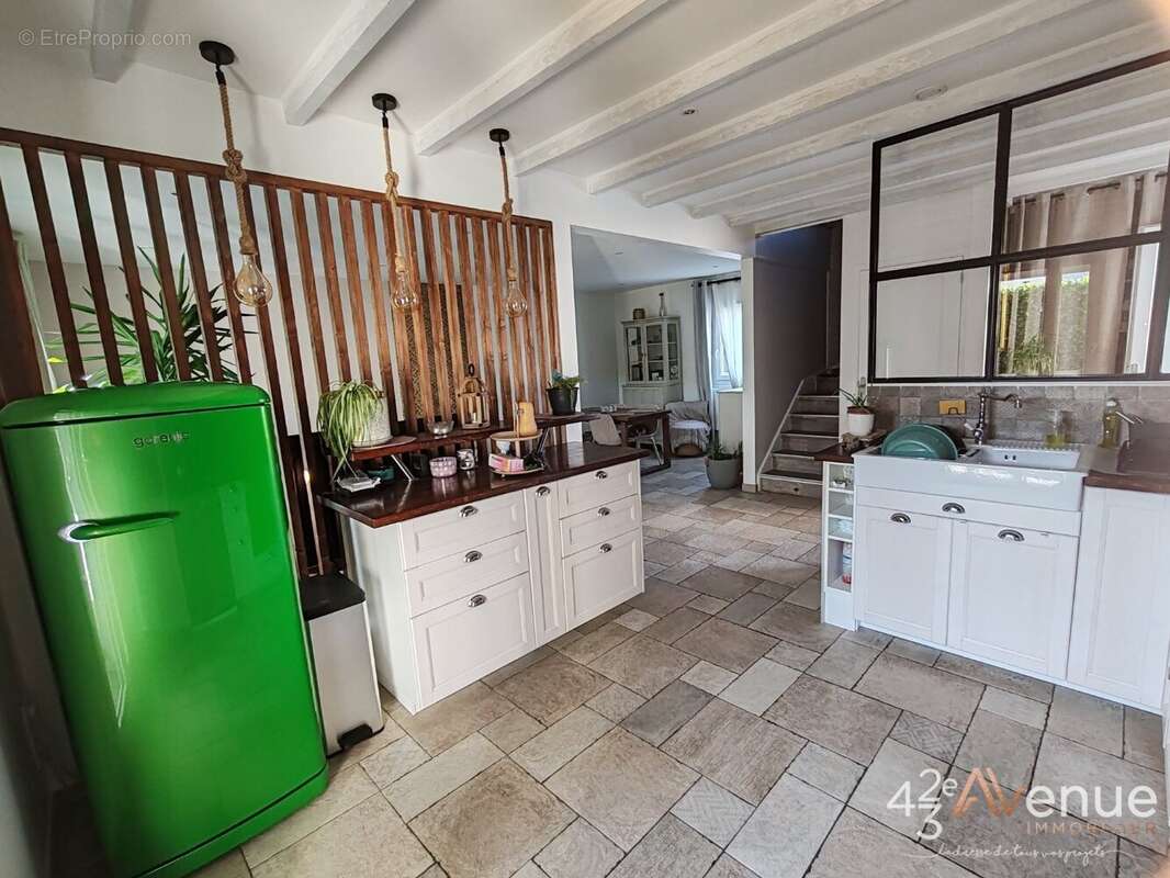 Maison 91 m² à Saint-Chamond  - photo 3