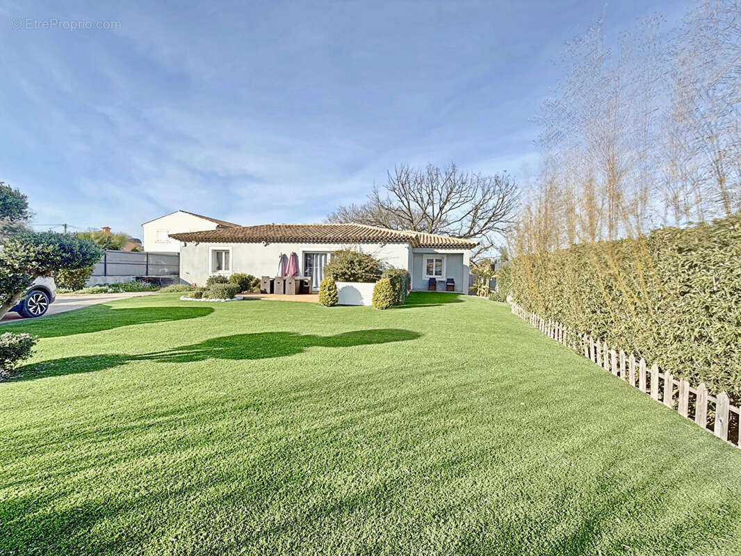 Maison à ROQUEBRUNE-SUR-ARGENS