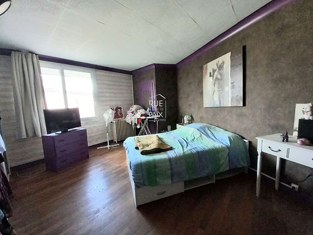 Maison à MONTS-SUR-GUESNES