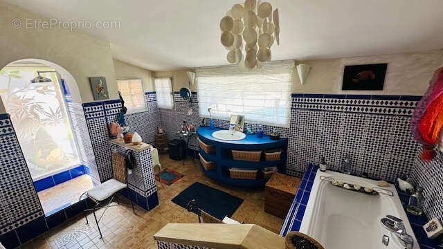 Maison à ENTRECHAUX