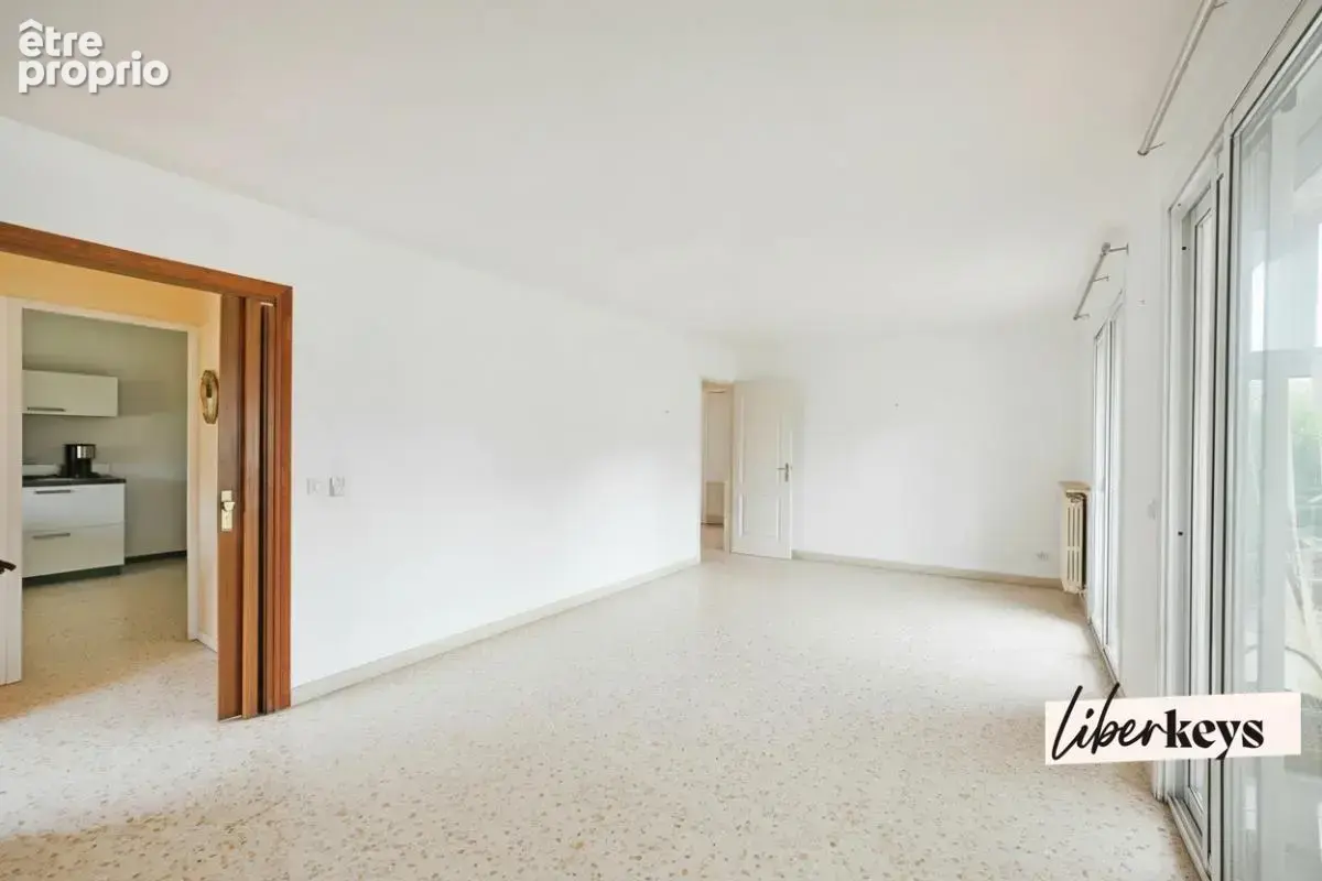 Garons- maison plain pied - 2 chambres- veranda- garage - photo 3