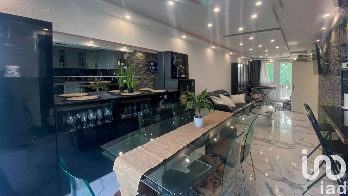 Photo 1 - Appartement à SAINT-CYR-L'ECOLE