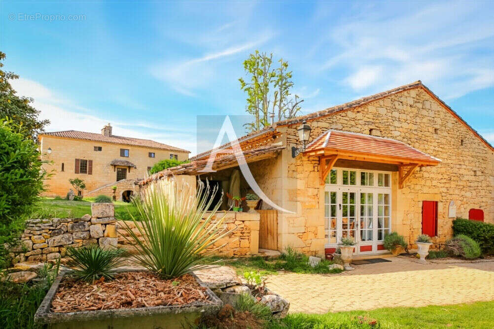 Maison à LACAPELLE-BIRON