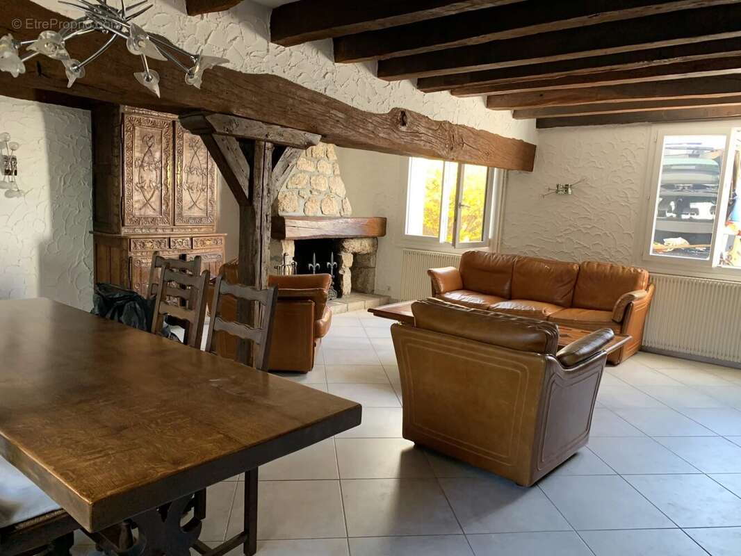 Maison à SAINT-JEAN-DE-LA-RUELLE