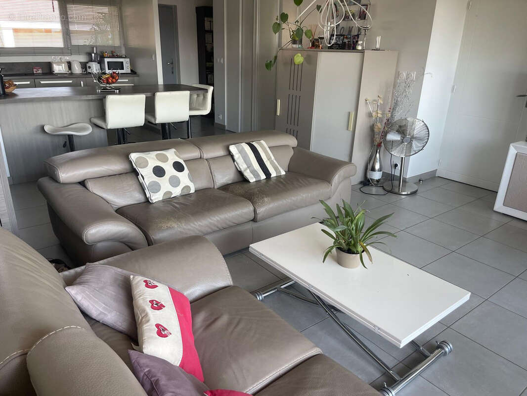 Appartement à SAINT-JEOIRE-PRIEURE