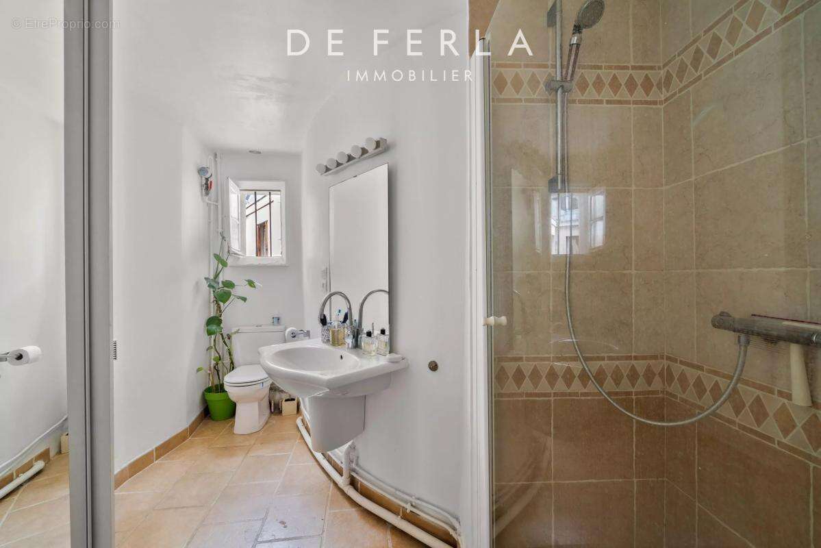 Appartement à PARIS-10E