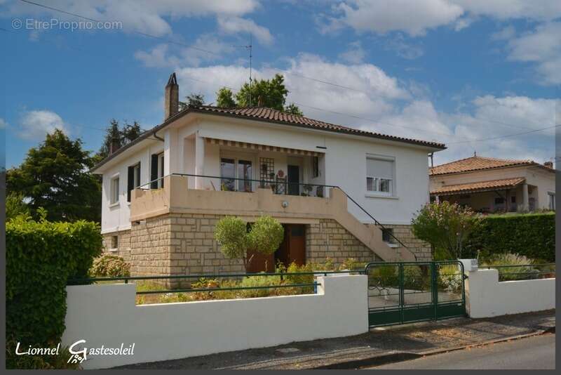 Maison à PINEUILH