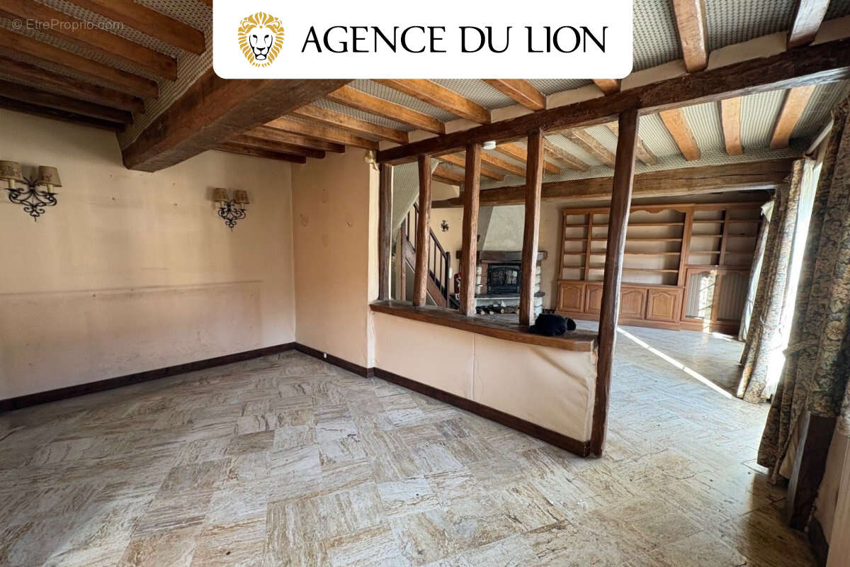 Maison à CHERISY