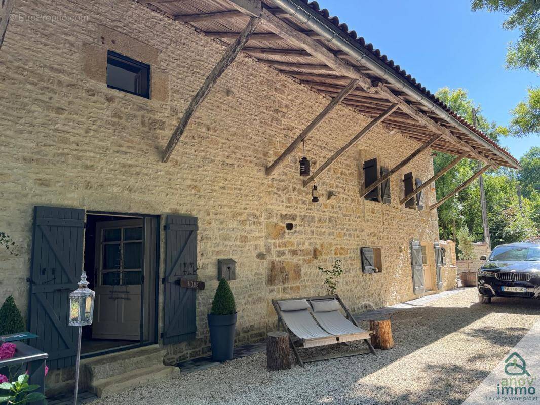 Maison à NANTEUIL-EN-VALLEE