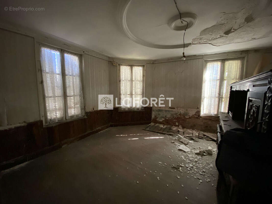 Maison à CELLES-EN-BASSIGNY