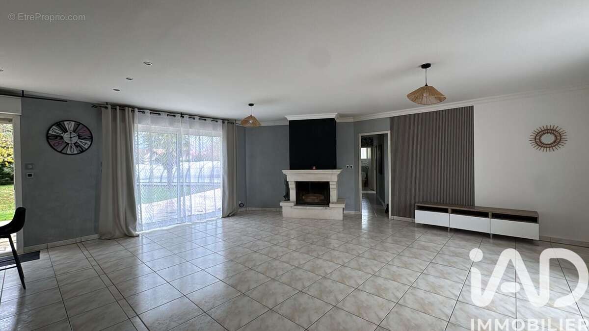 Photo 4 - Maison à THURE