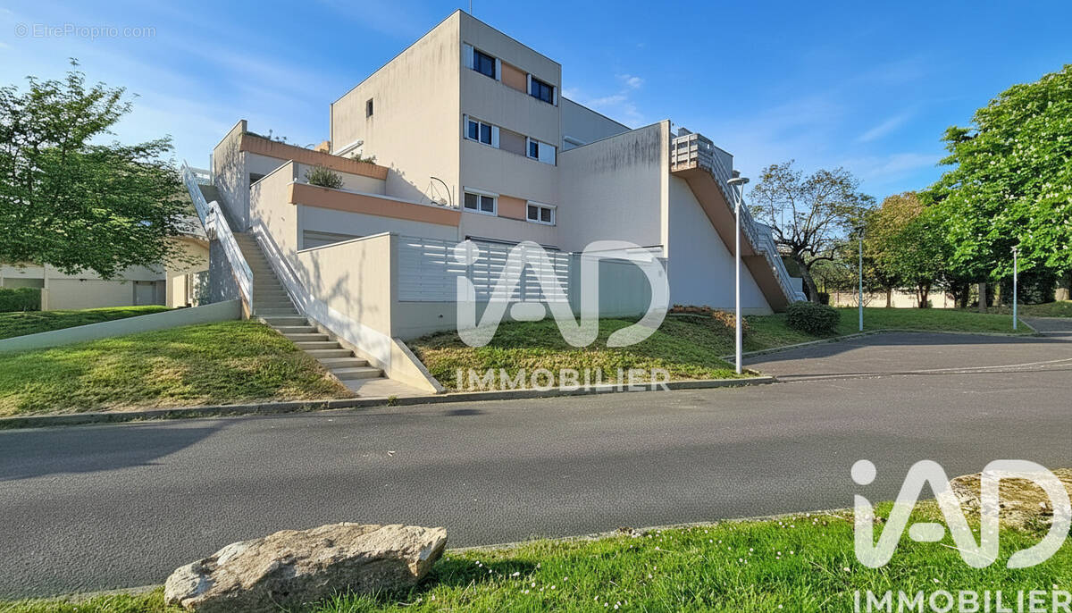 Photo 1 - Appartement à SAVIGNY-LE-TEMPLE