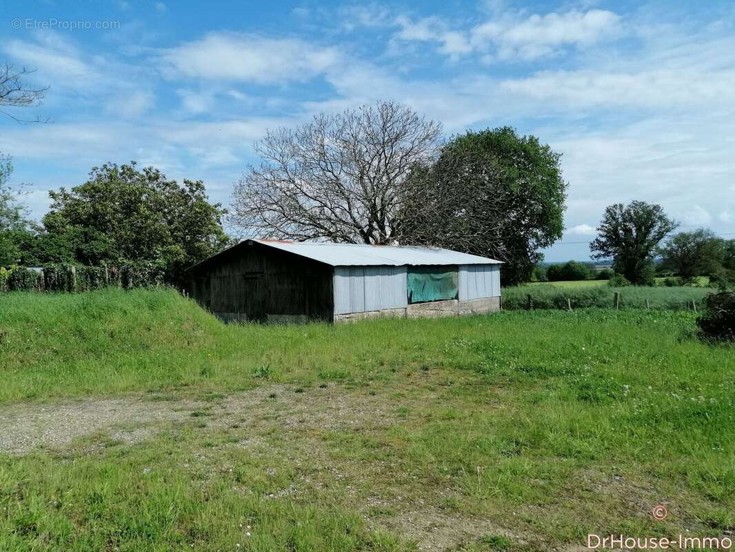 Maison à SAINT-GEORGES-BUTTAVENT
