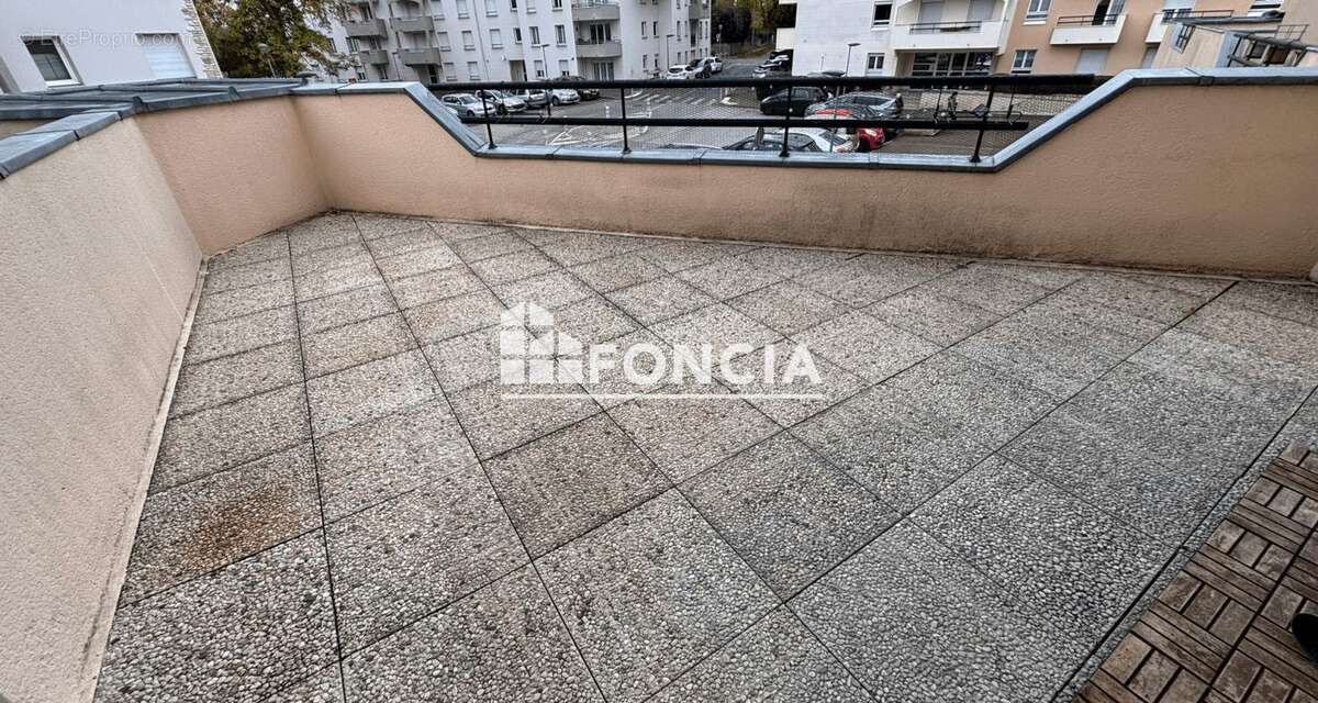 Appartement à COMBS-LA-VILLE