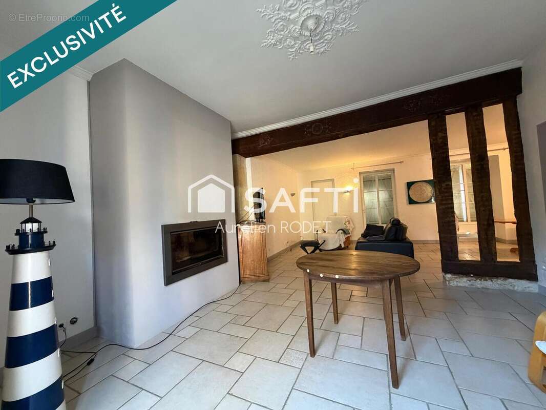 Photo 8 - Commerce à GRACAY