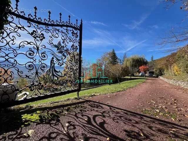 Terrain à SAINT-ALBAN-LEYSSE