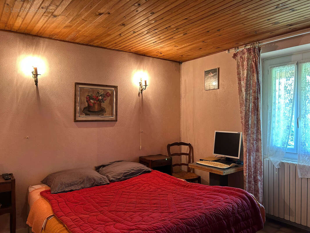 Maison en pierre sur 1615 m2 de terrain - photo 5
