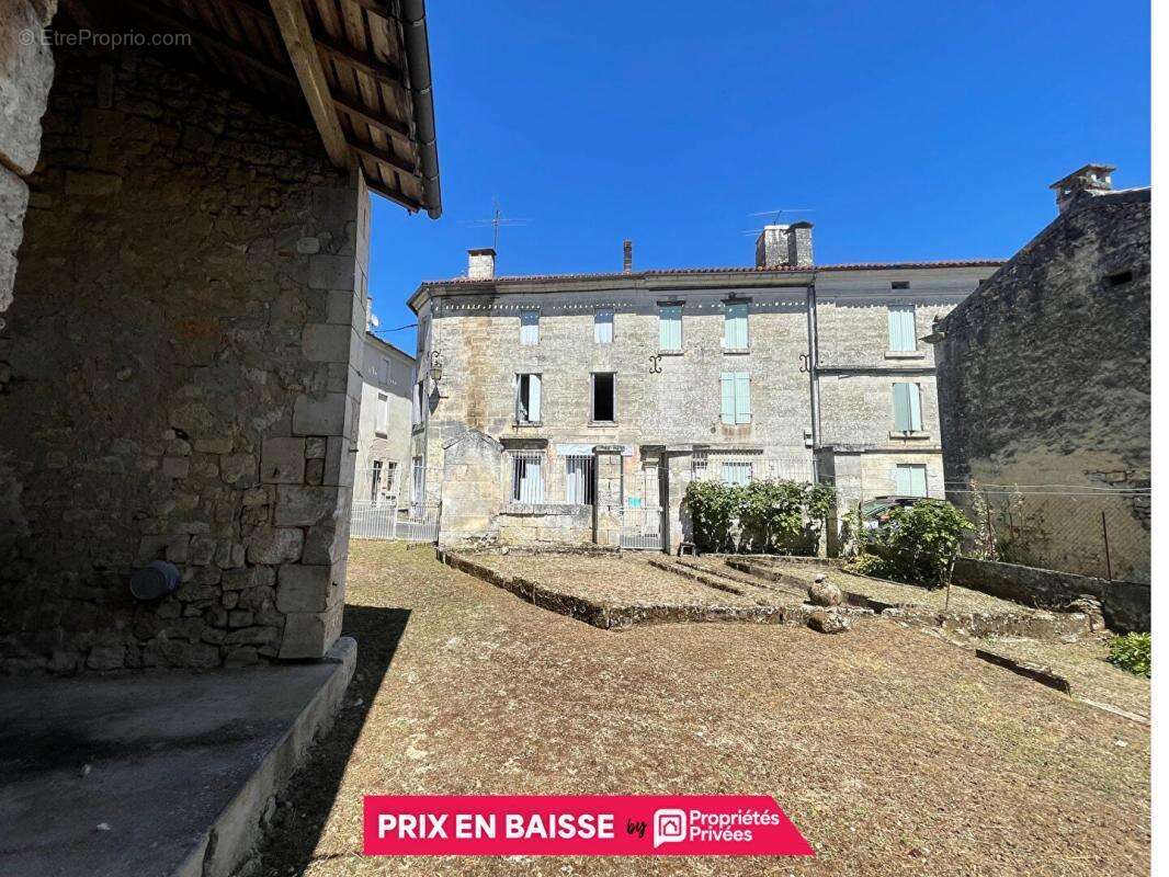 Maison à LA TOUR-BLANCHE