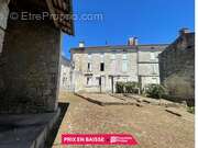 Maison à LA TOUR-BLANCHE