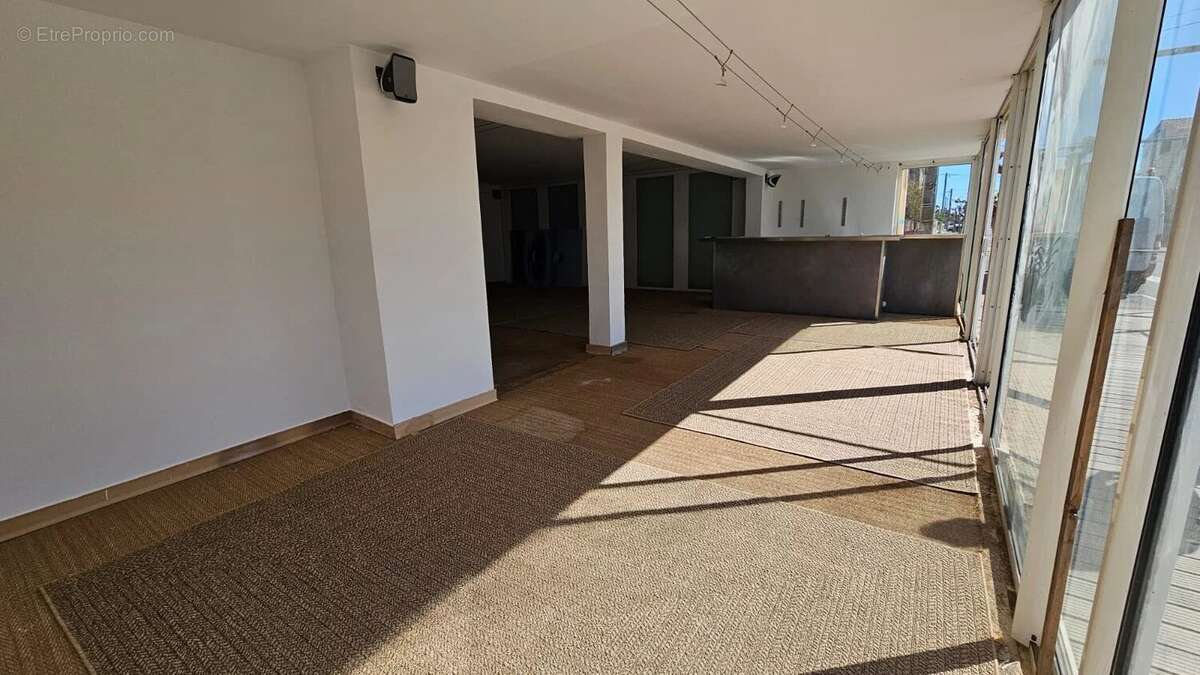 Commerce à GRUISSAN