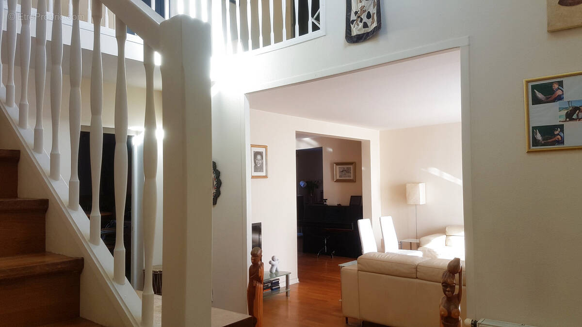 Maison à SAINT-NOM-LA-BRETECHE