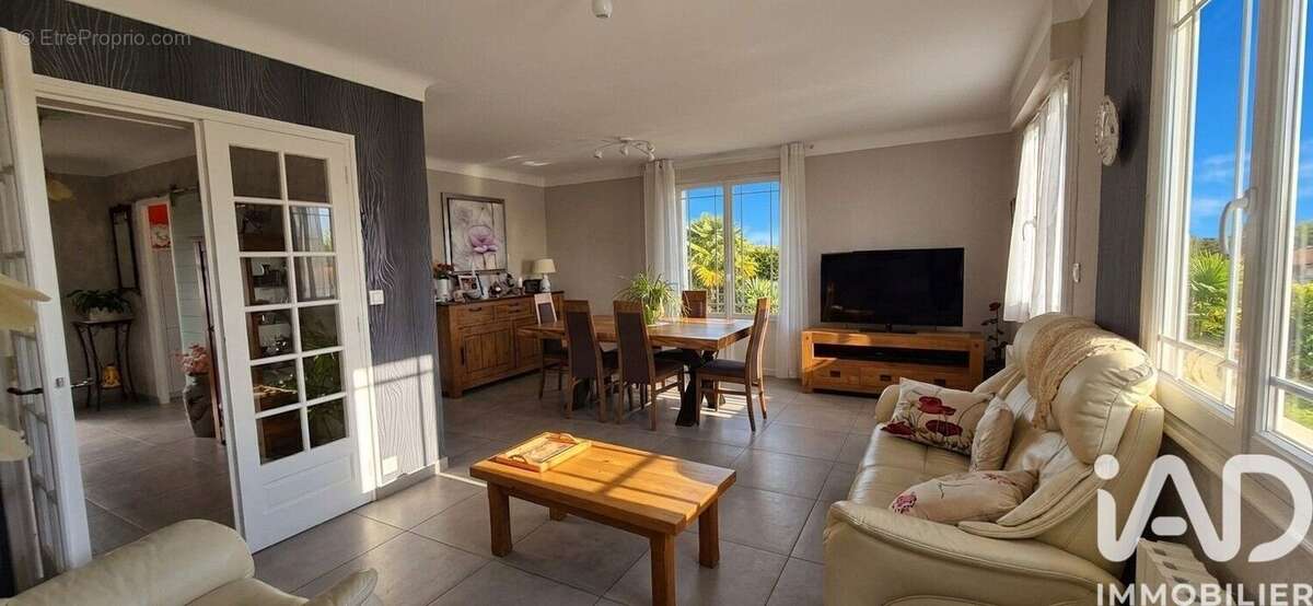 Photo 3 - Maison à SAINT-JULIEN-DE-CONCELLES