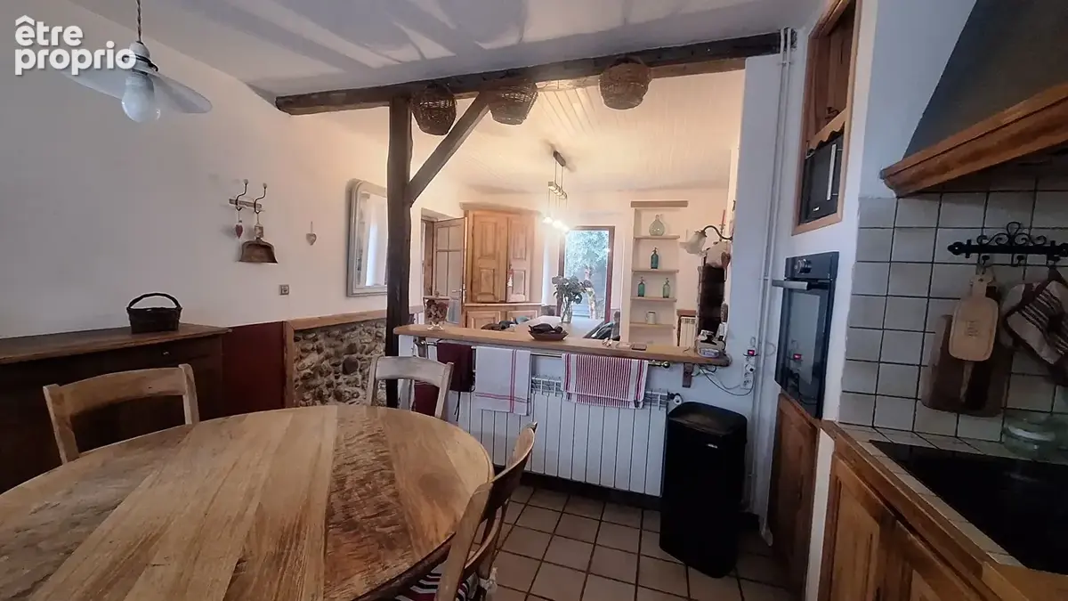 Maison familiale aux beaux volumes, avec piscine et extérieur - photo 5