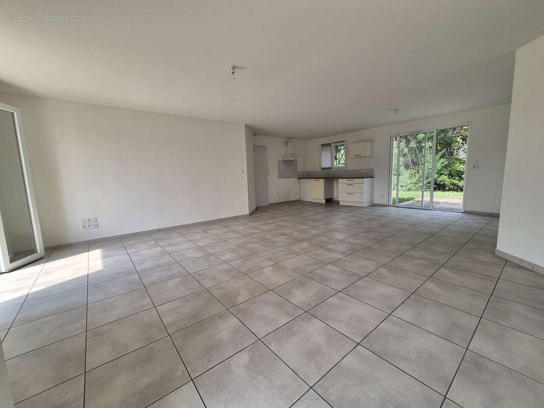 Maison 105 m² à Sainte-Livrade-Sur-Lot  - photo 3