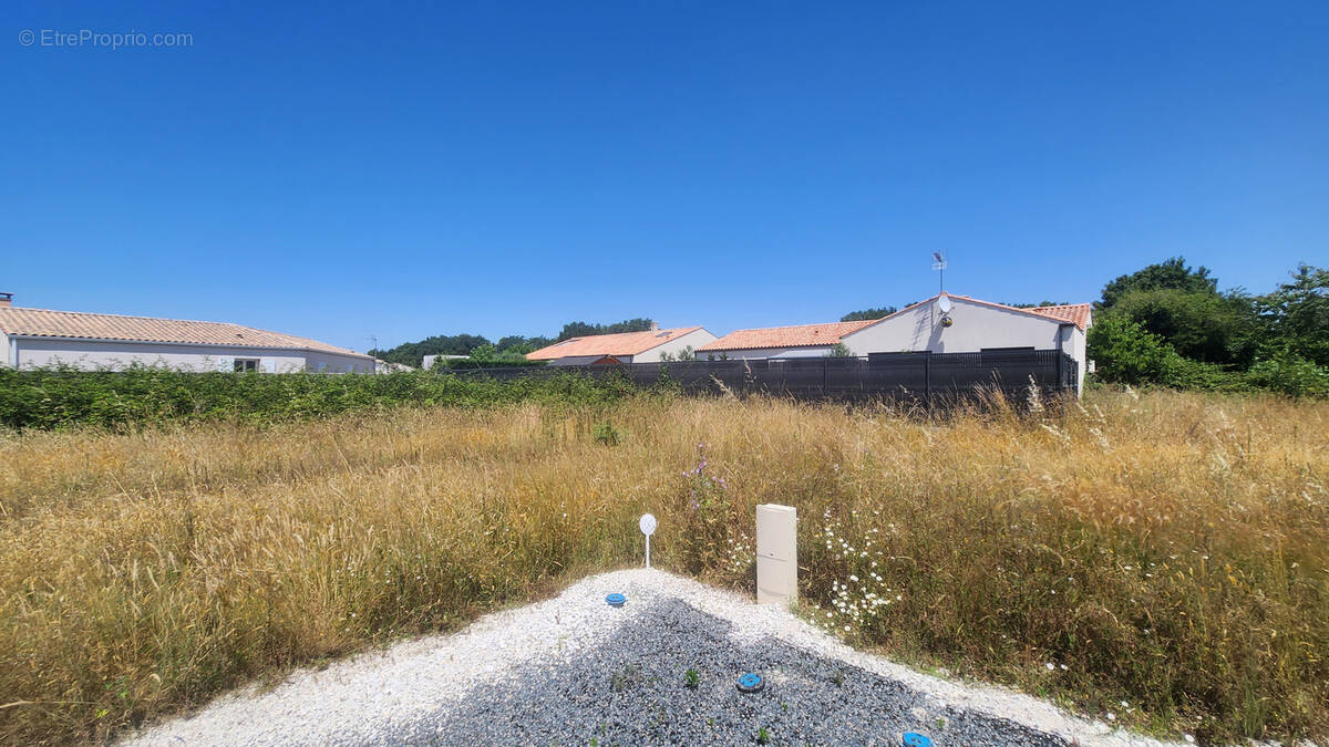 Terrain à VAUX-SUR-MER