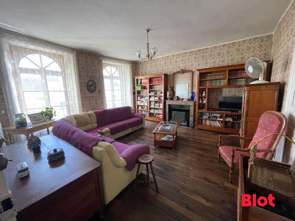 Appartement à ARGENTRE-DU-PLESSIS