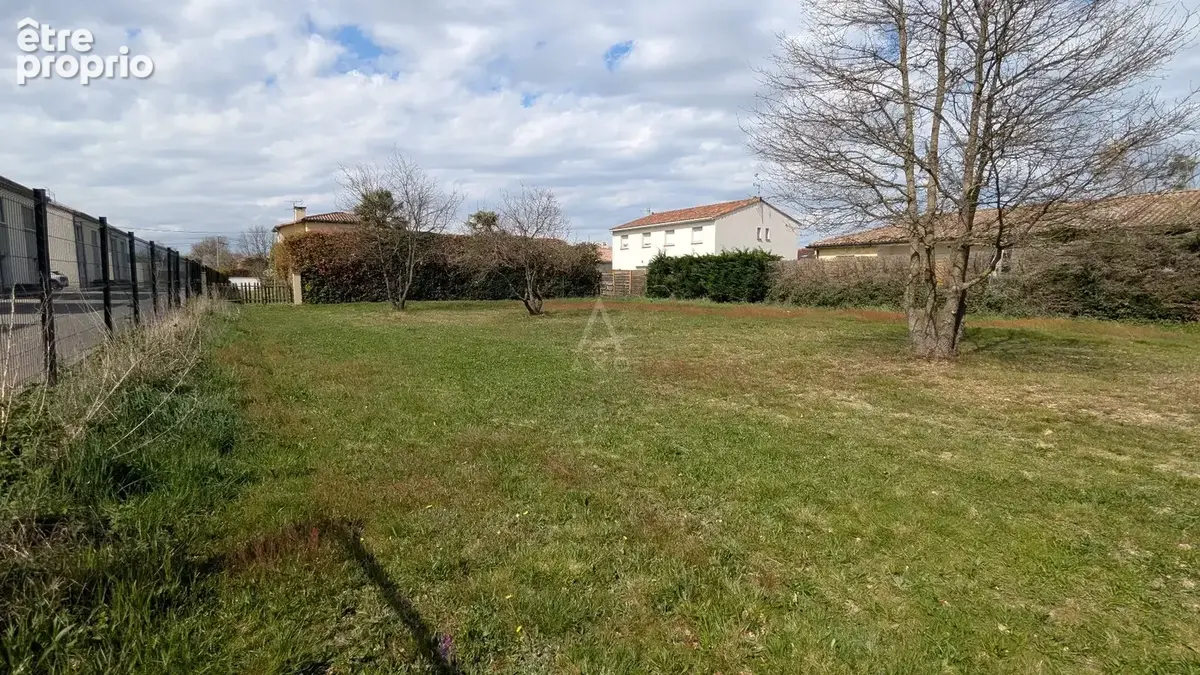Terrain constructible viabilisé  650 m²  Cugnaux - photo 6