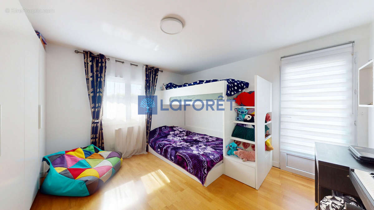 Maison à PARAY-VIEILLE-POSTE