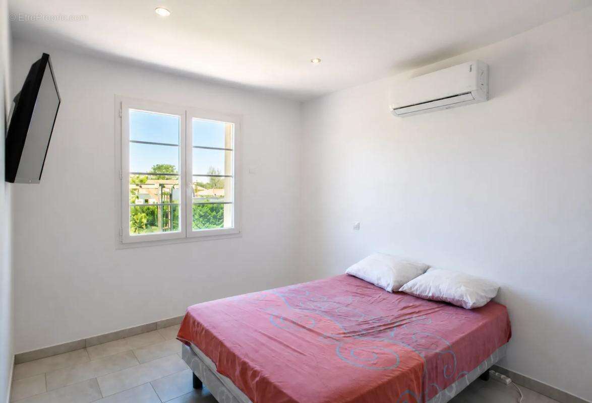 Maison de 5 pièces de 138 m² à La Croix-Blanche - photo 8