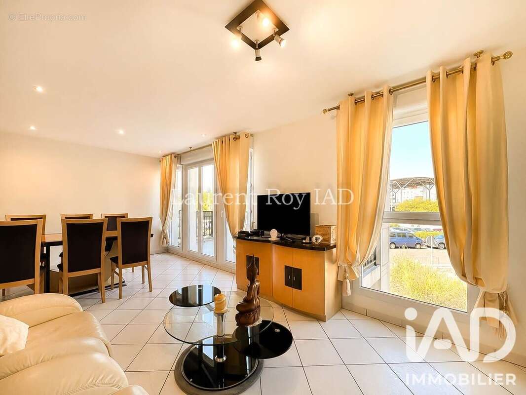 Appartement 109 m² à Saint-Ouen-L'aumone  - photo 2