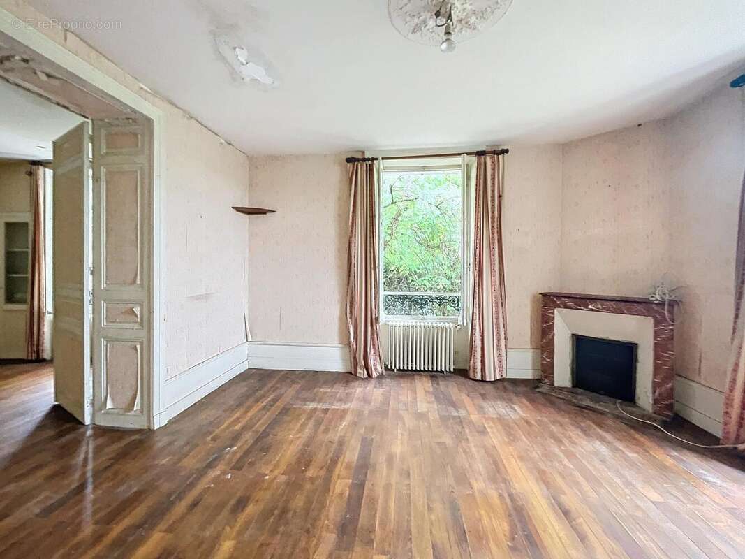 Photo 5 - Maison à JAVERLHAC-ET-LA-CHAPELLE-SAINT-ROBERT