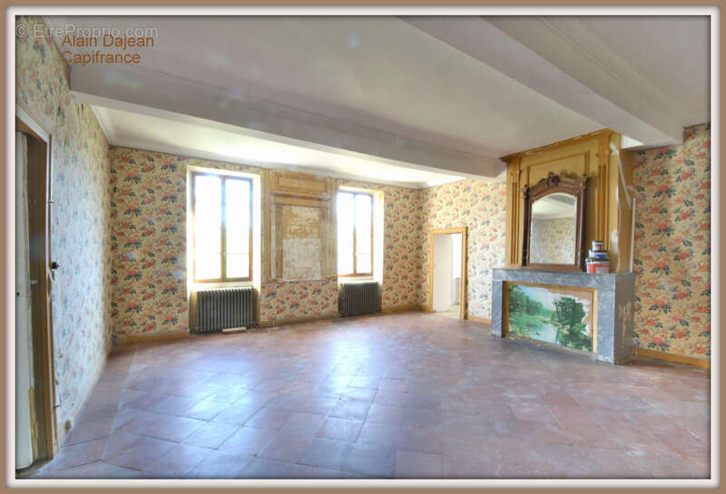 Dpt Lot et Garonne (47), à vendre proche d' AGEN Propriété P8 de 385 m² plus dépendances de 400 M2- Terrain de 25 HA - photo 10