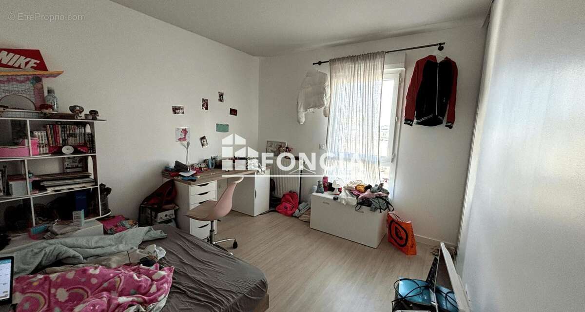 Appartement à PAREMPUYRE
