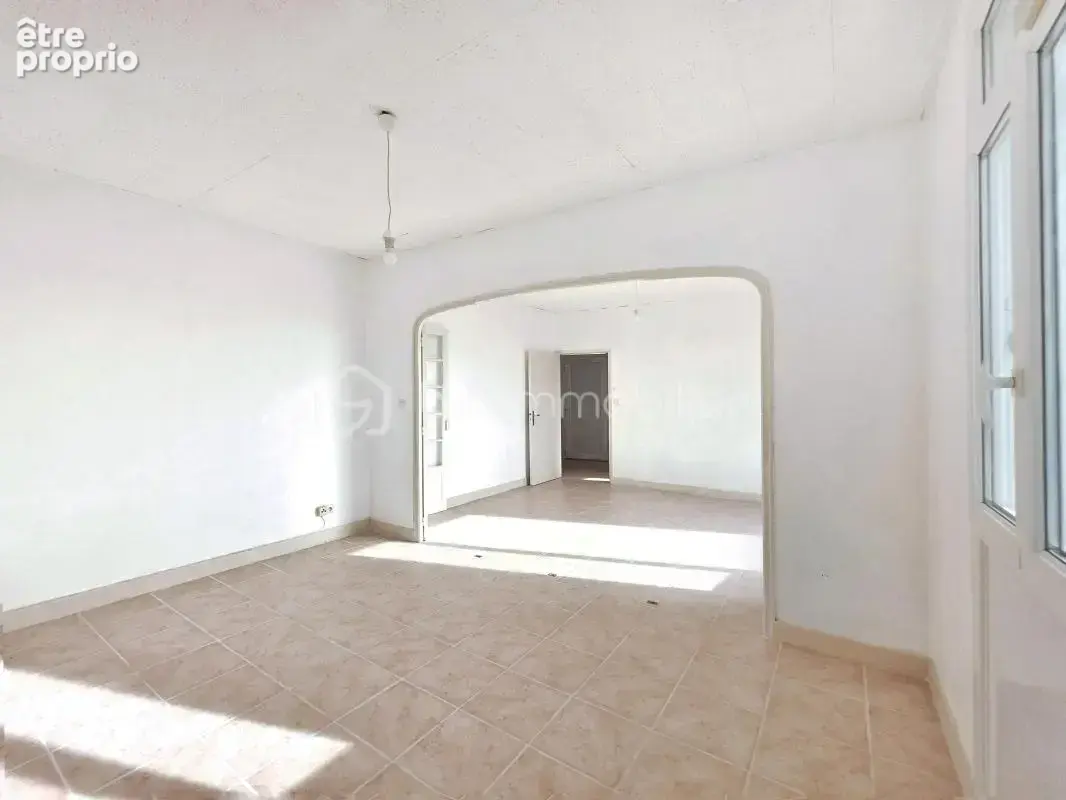 Faron T3 de 64 m² au 1er étage d'une maison. Garage . vue mer - photo 2