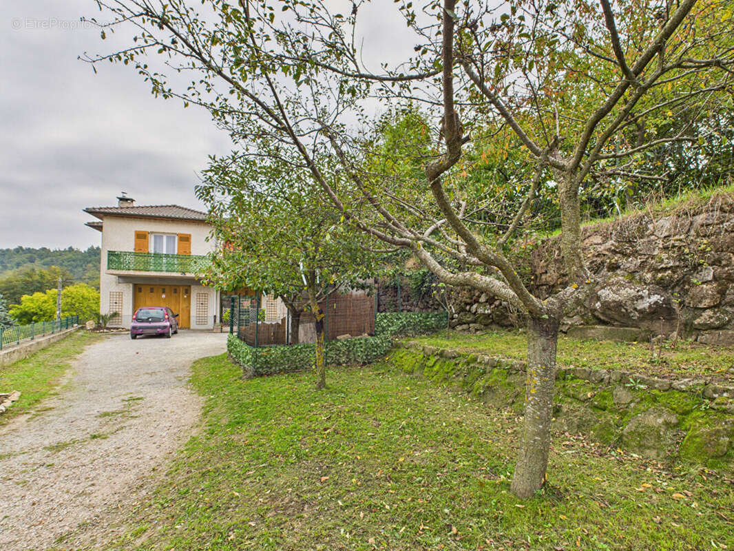 Maison à LE CRESTET