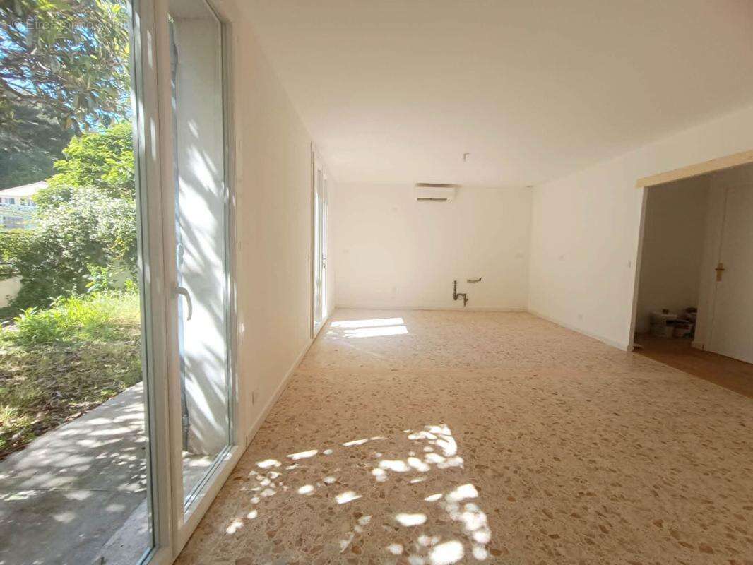 Maison Saint Chamas 4 pièce(s) 80 m2 avec JARDIN ET COURS - photo 6