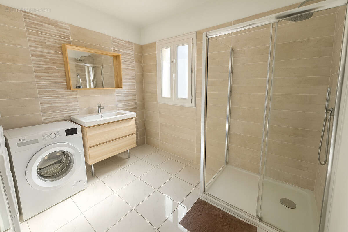 Maison à SOLLIES-PONT