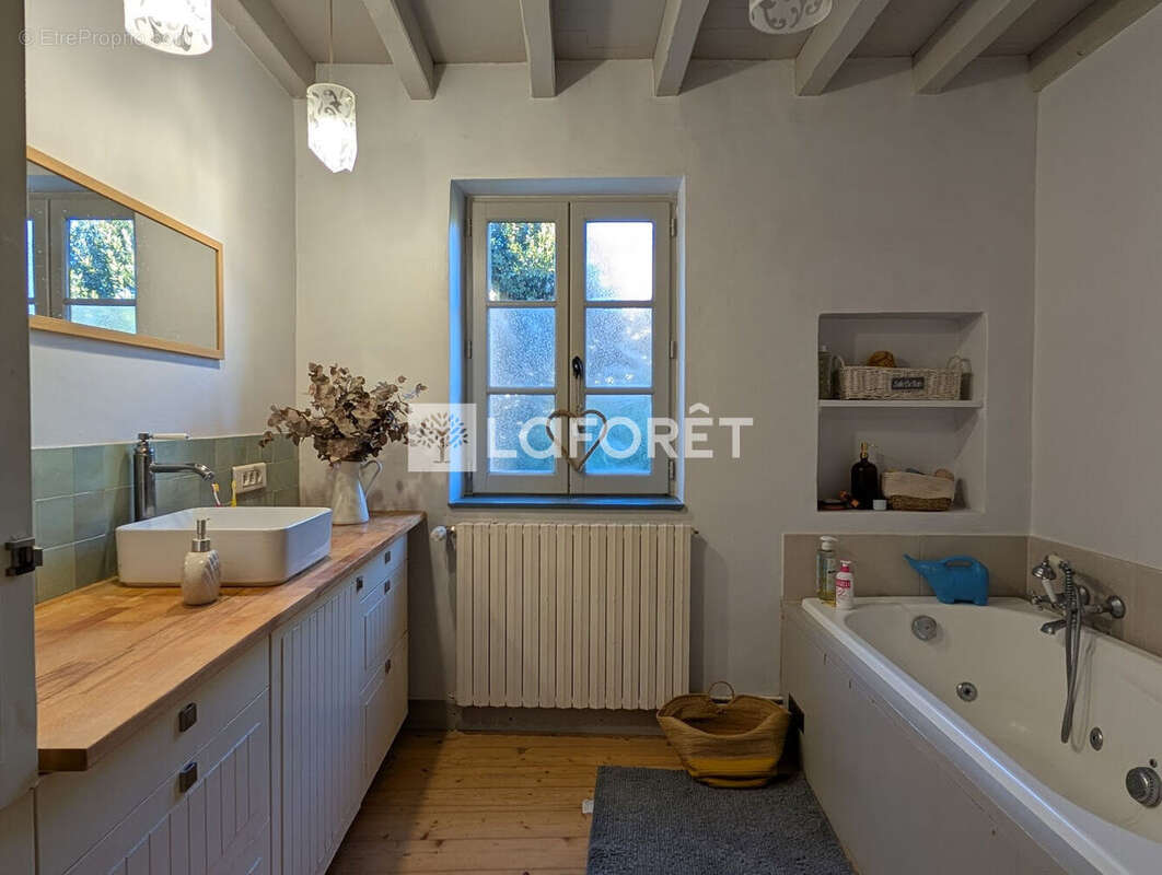 Maison à MONCRABEAU