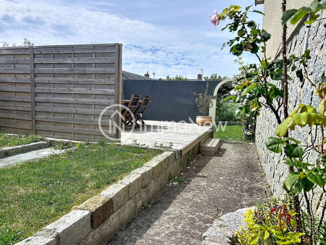 Maison à DONVILLE-LES-BAINS